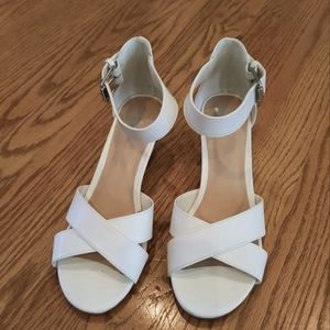 White dress shoes size 7